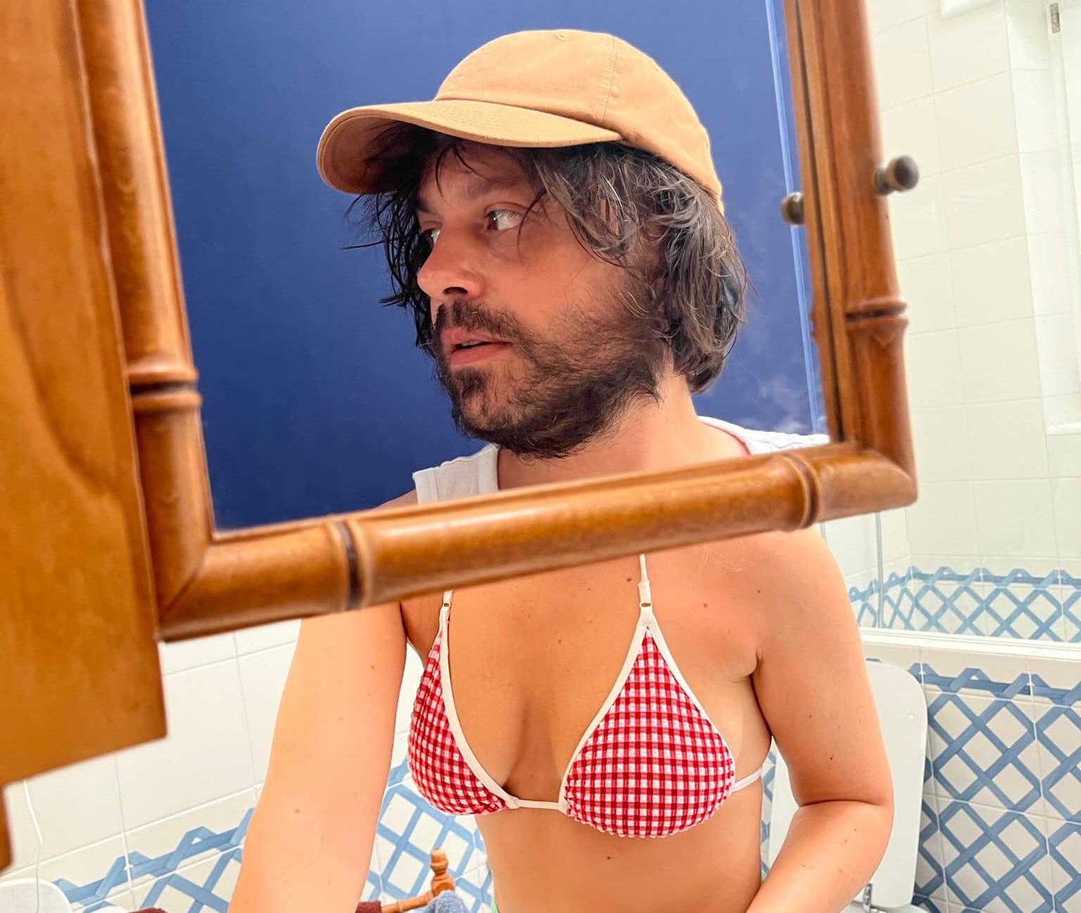 Calcutta: in vetta su Spotify con "Relax" Calcutta: in vetta su Spotify con "Relax"