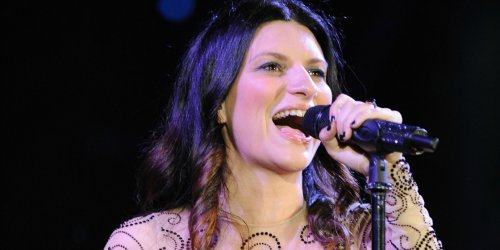 Laura Pausini apre la stagione dei concerti su canale 5 Laura Pausini apre la stagione dei concerti su canale 5