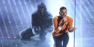Festival di Sanremo 2017: il trionfo della scimmia e l'estinzione dei dinosauri Festival di Sanremo 2017: il trionfo della scimmia e l'estinzione dei dinosauri