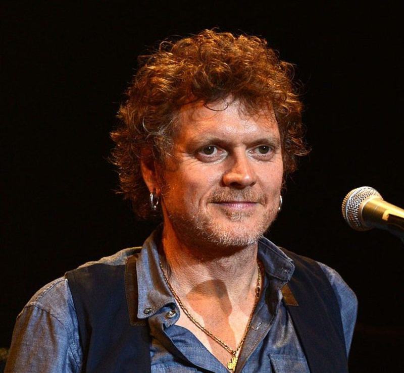 Rick Allen: storia del batterista dei Def Leppard con un braccio solo 